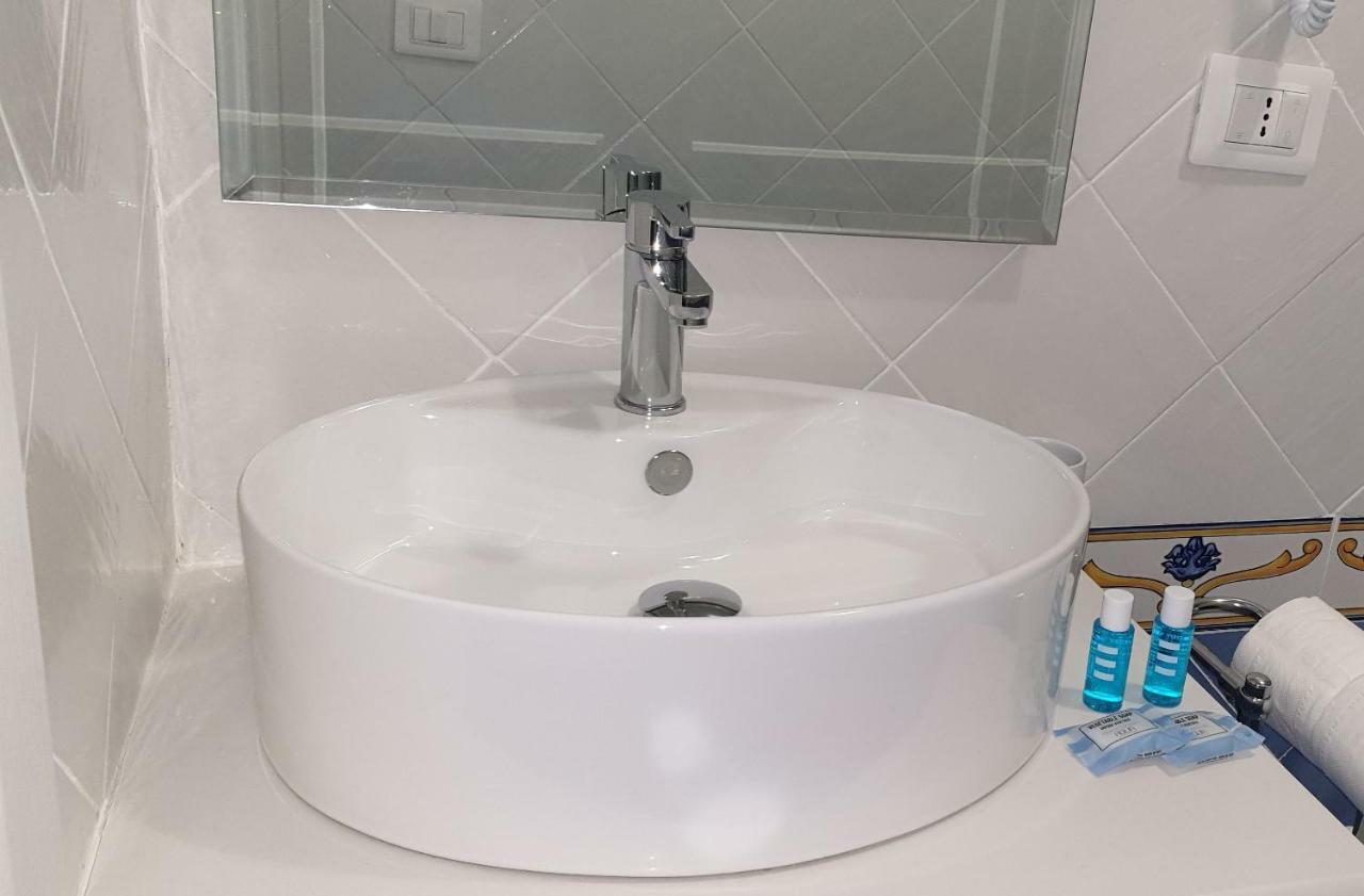 アグローポリ A Un Passo Dal Mare Bed & Breakfast エクステリア 写真